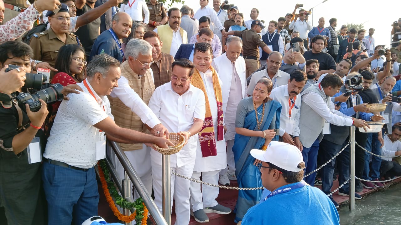Rekha-Arya-joins-Ganga-Utsav.jpg