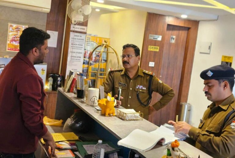 Tehri-police-takes-big-action-25-hotel-owners-fined-Rs.-2.5-lakh.jpg