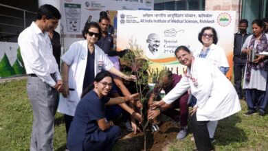 एम्स, ऋषिकेश के तत्वावधान में “एक पेड़ मां के नाम” थीम पर एक सार्थक पौधरोपण अभियान का आयोजन
