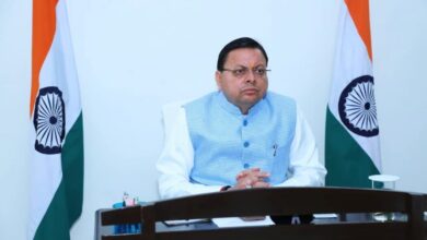 मुख्यमंत्री धामी ने राज्य के जिलाधिकारियों और वरिष्ठ अधिकारियों के साथ वर्चुअल माध्यम से समीक्षा बैठक की