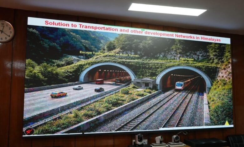 रेल परियोजनाओं में तेजी, एस्केप टनल को पैरेलल रोड बनाने की तैयारी…