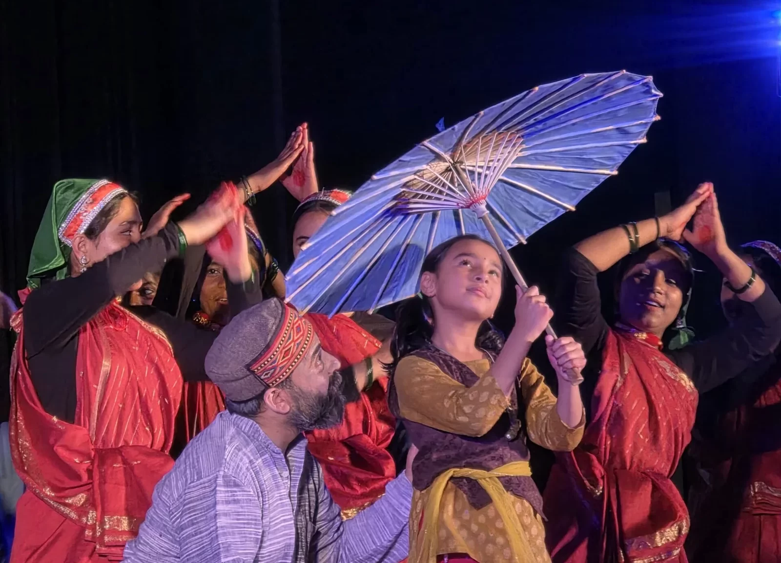 the-blue-umbrella-won-hearts-an-emotional-performance-by-the-children-of-aasra-trust
